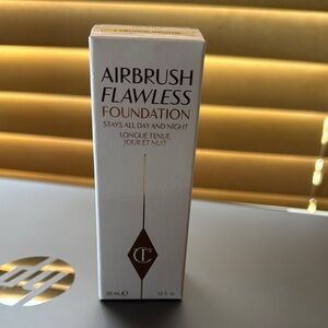 Charlotte Tilbury Airbrush Flawless Foundation - Cream